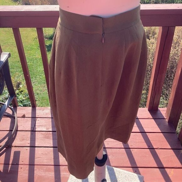 Dana  Buchman lined  with pockets straight pencil silk skirt khaki size 6 - Picture 3 of 6